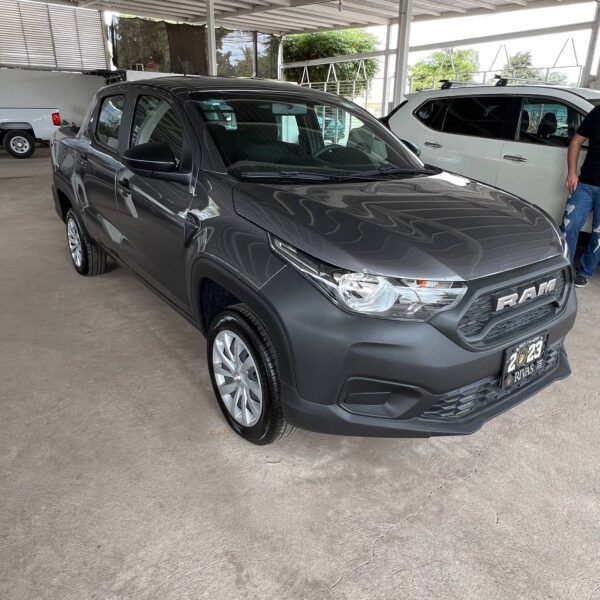Dodge Ram 700 SLT 2023 - Imagen 2