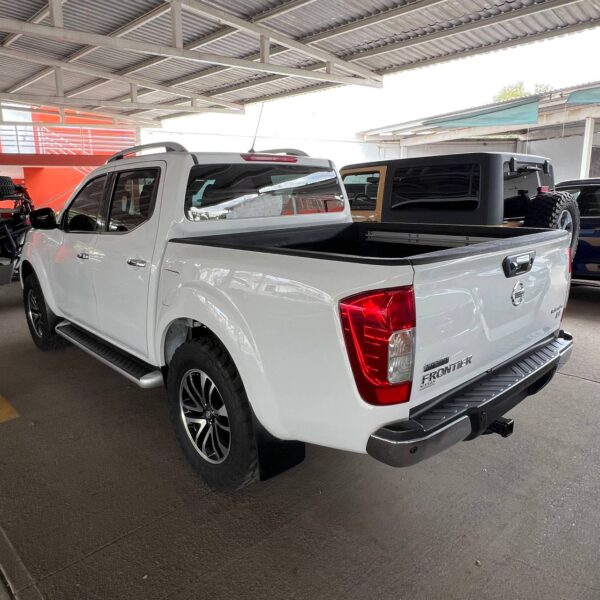 Nissan Frontier LE Platinum 2020 - Imagen 4