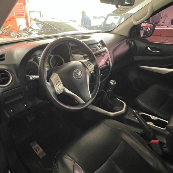 Nissan Frontier LE Platinum 2020 - Imagen 5
