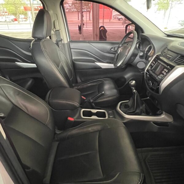 Nissan Frontier LE Platinum 2020 - Imagen 7