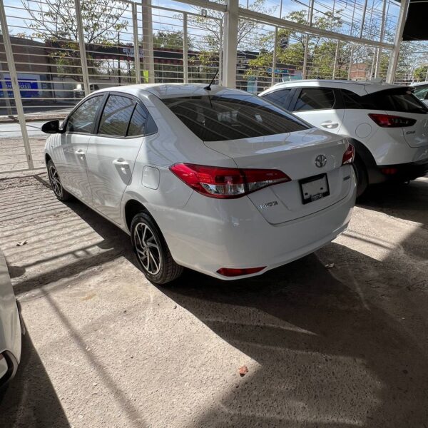 Toyota Yaris Core 2021 - Imagen 4