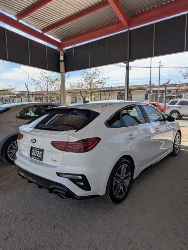 KIA FORTE HB GT 2019 - Imagen 3