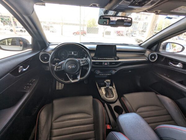 KIA FORTE HB GT 2019 - Imagen 5