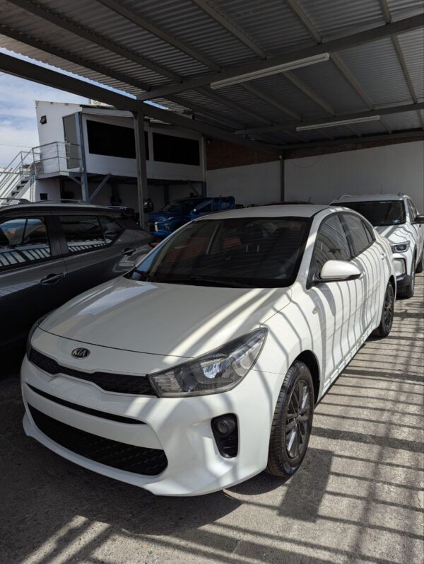 KIA RIO LX 2018 - Imagen 2
