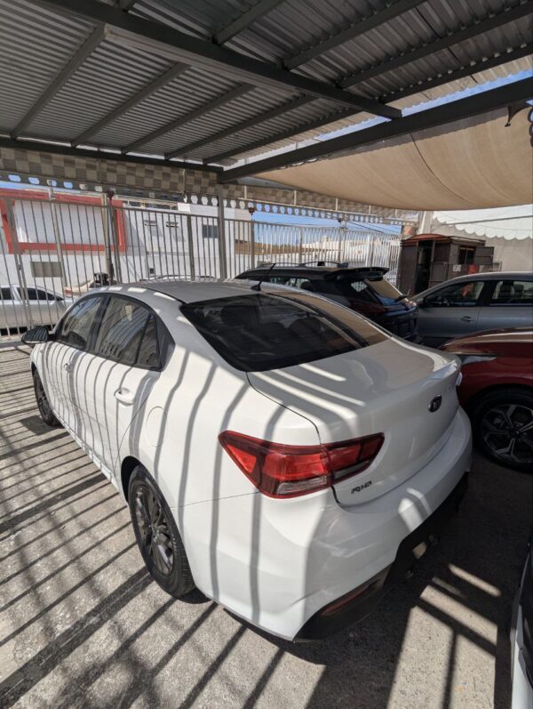 KIA RIO LX 2018 - Imagen 3