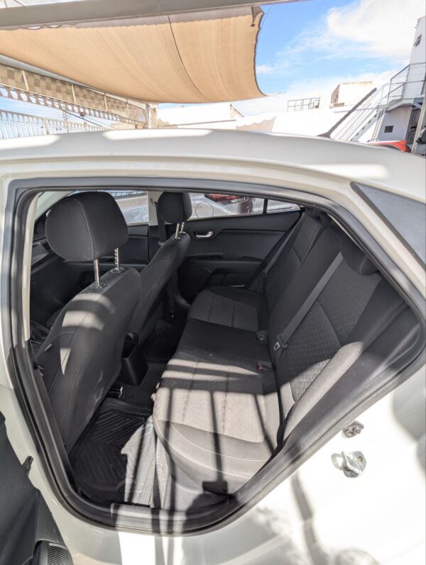 KIA RIO LX 2018 - Imagen 7