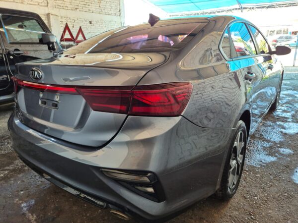 KIA FORTE LX 2020 - Imagen 3