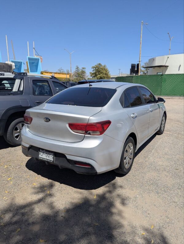 KIA RIO LX 2019 - Imagen 3
