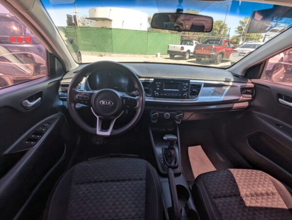 KIA RIO LX 2019 - Imagen 5