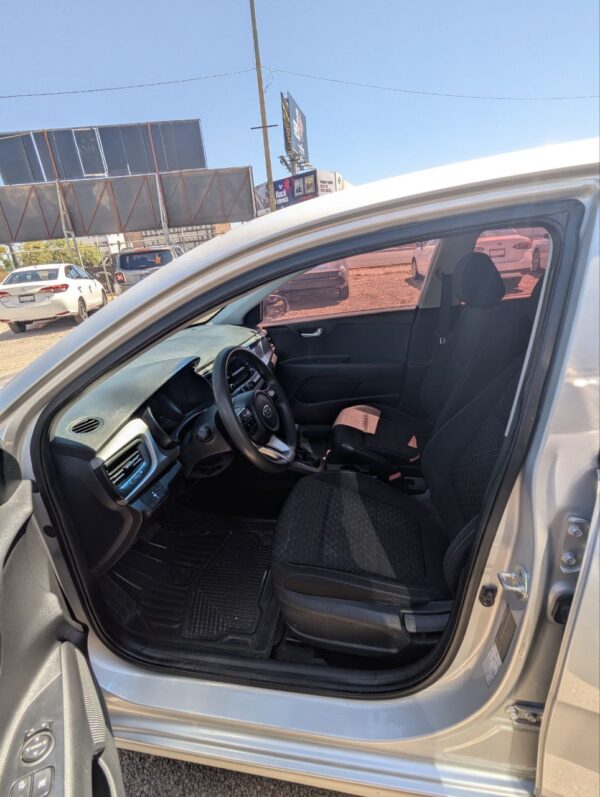 KIA RIO LX 2019 - Imagen 6