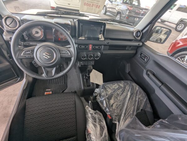 SUZUKI JIMNY GLX 2023 - Imagen 5