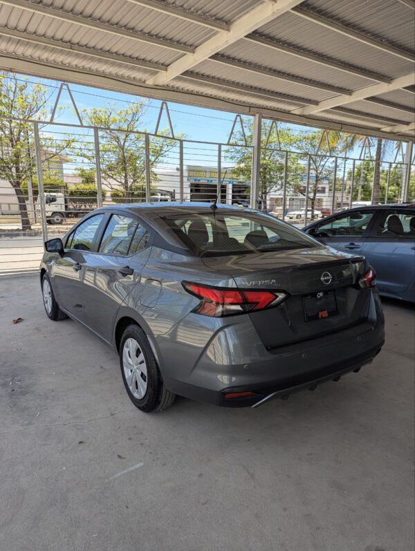 NISSAN VERSA SENSE 2023 - Imagen 4