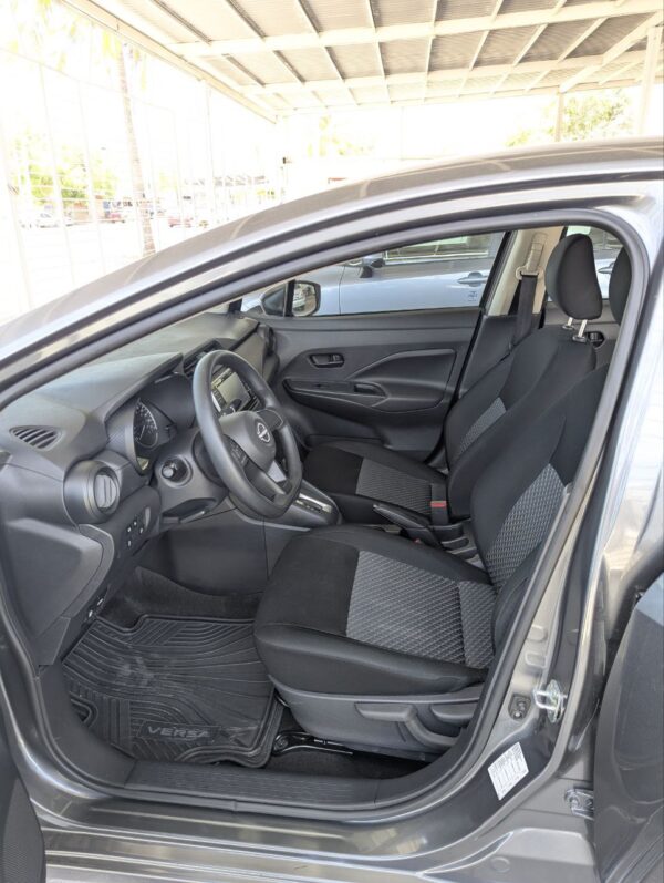 NISSAN VERSA SENSE 2023 - Imagen 6