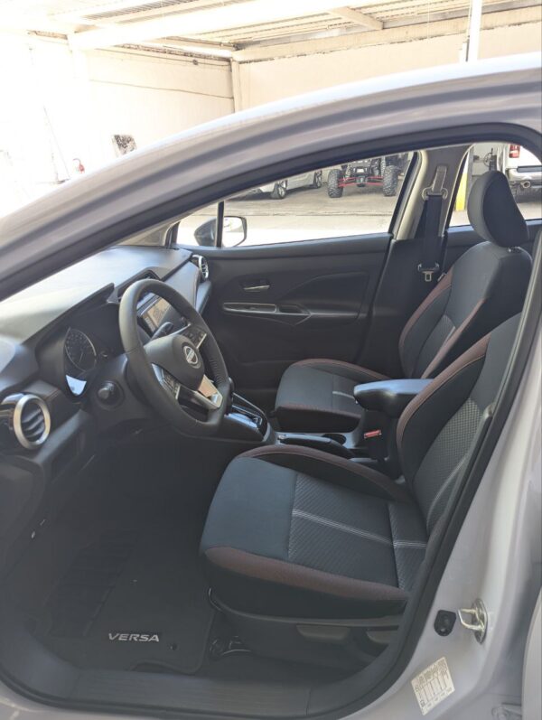 NISSAN VERSA SR 2024 - Imagen 6