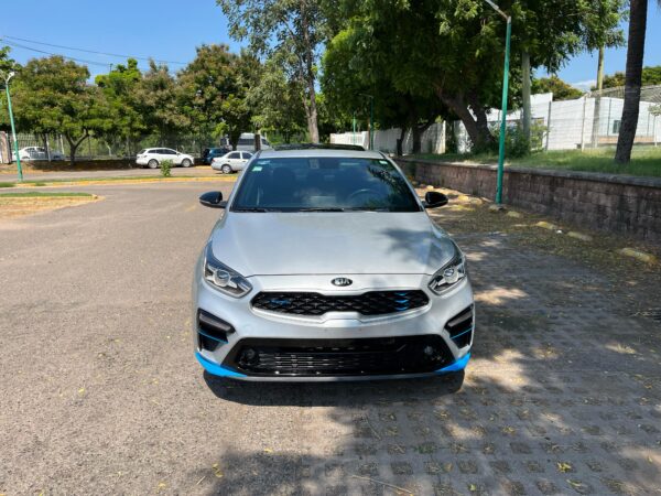 KIA FORTE GT LINE 2020 - Imagen 2