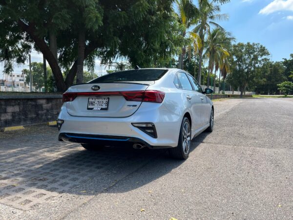 KIA FORTE GT LINE 2020 - Imagen 4