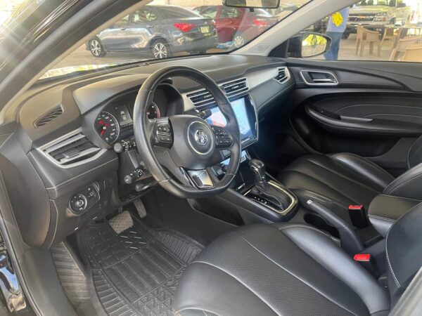 MG MG5 EXCITE 2023 - Imagen 4