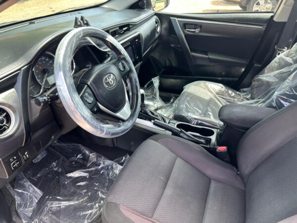 Toyota Corolla LE 2017 - Imagen 4