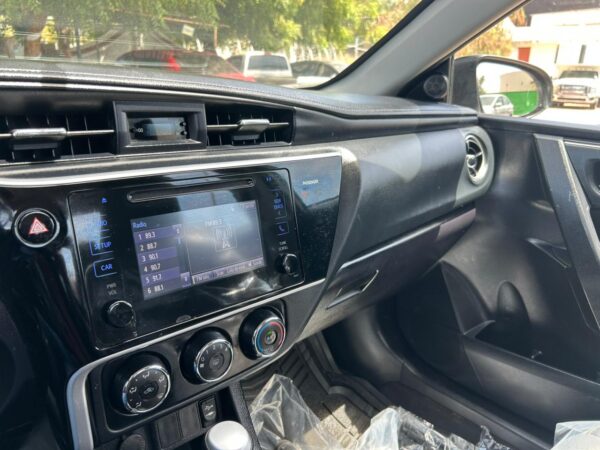 Toyota Corolla LE 2017 - Imagen 5