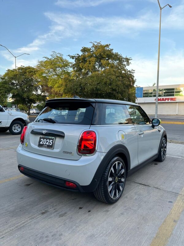MINI COOPER SE ICONIC 2023 - Imagen 4