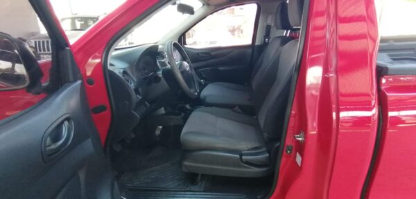 NISSAN NP300 2018 - Imagen 6