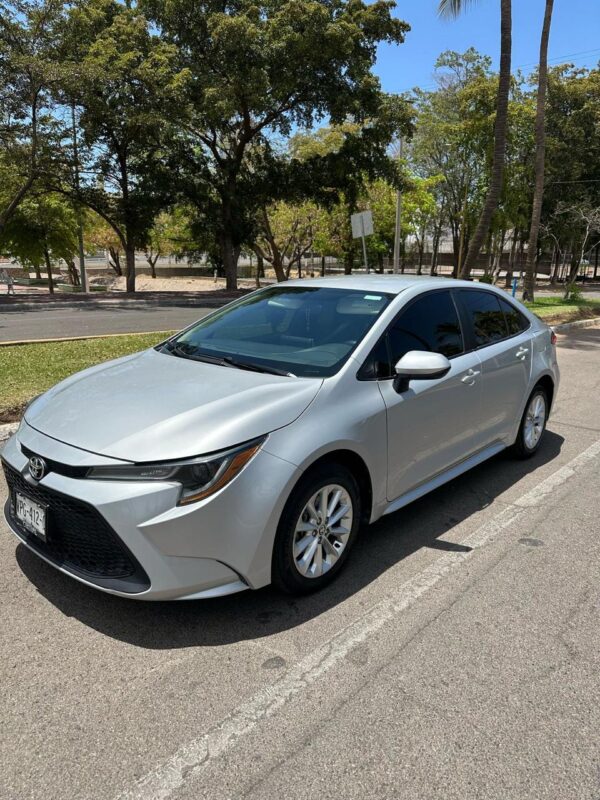 TOYOTA COROLLA LE 2021 - Imagen 2