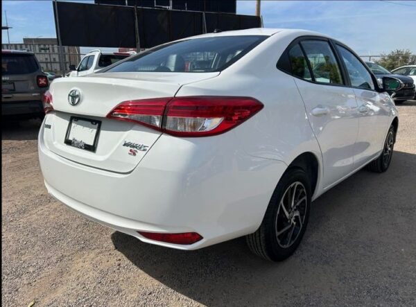 TOYOTA YARIS S 2021 - Imagen 4