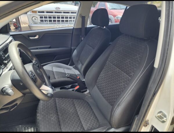 KIA RIO L 2020 - Imagen 5