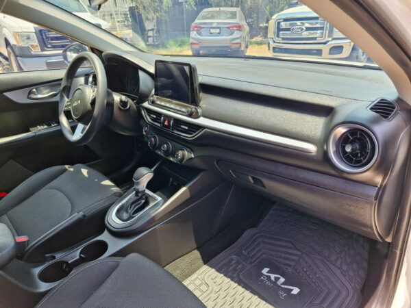 KIA FORTE LX 2022 - Imagen 6