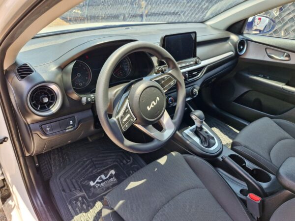 KIA FORTE LX 2022 - Imagen 5
