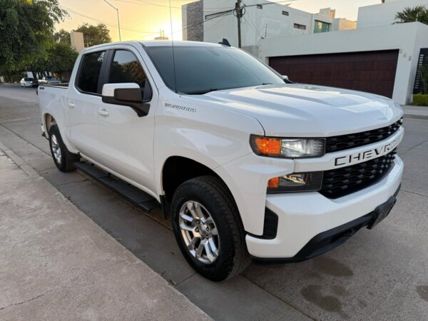 CHEVROLET SILVERADO 2500 4X4 2021 - Imagen 2
