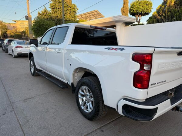 CHEVROLET SILVERADO 2500 4X4 2021 - Imagen 3