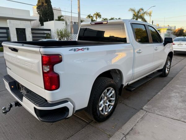 CHEVROLET SILVERADO 2500 4X4 2021 - Imagen 4