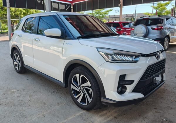 TOYOTA RAIZE XLE 2023 - Imagen 2