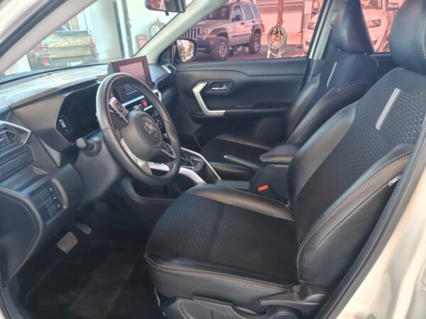 TOYOTA RAIZE XLE 2023 - Imagen 5