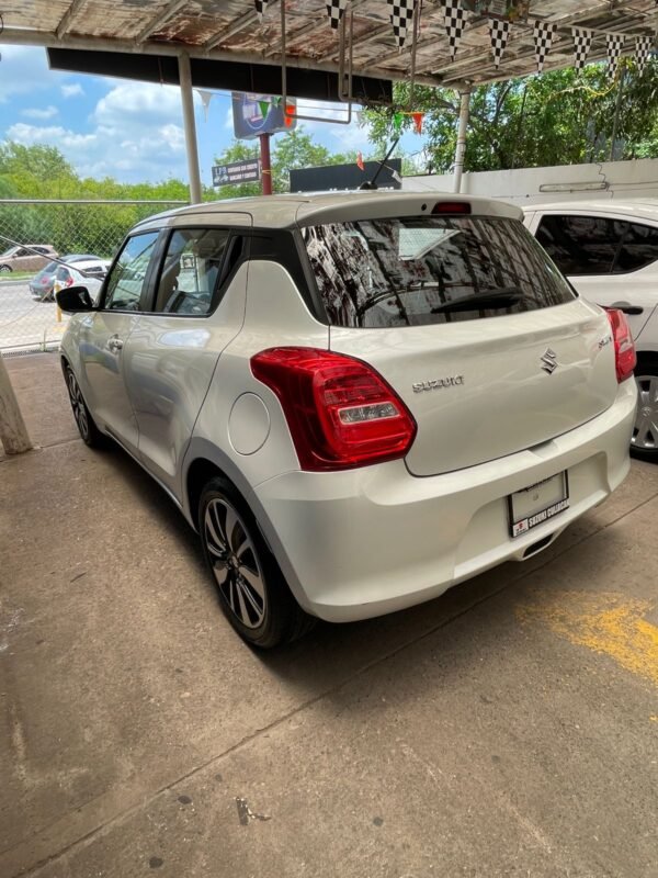 SUZUKI SWIFT GLX 2020 - Imagen 4