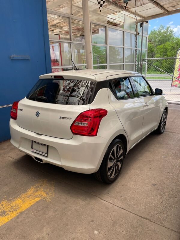 SUZUKI SWIFT GLX 2020 - Imagen 3