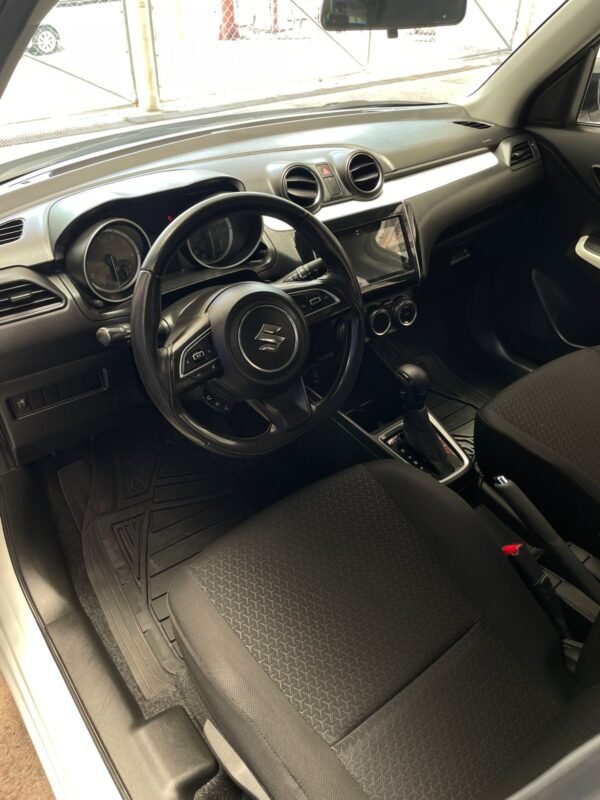 SUZUKI SWIFT GLX 2020 - Imagen 5