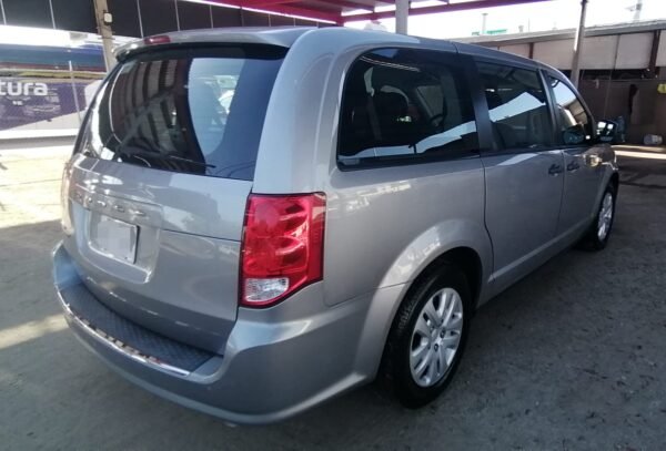 DODGE GRAN CARAVAN SE 2018 - Imagen 3