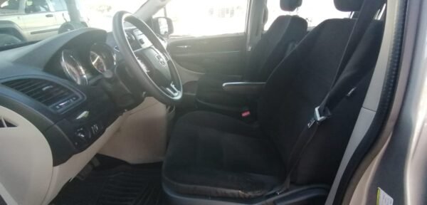 DODGE GRAN CARAVAN SE 2018 - Imagen 4