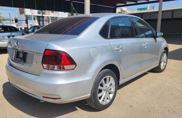 VOLKSWAGEN VENTO HIGHLINE 2018 - Imagen 3