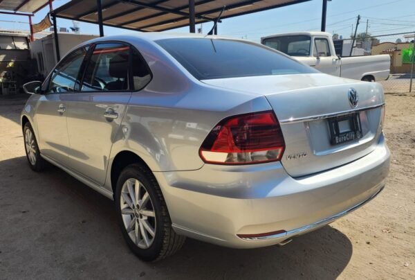 VOLKSWAGEN VENTO HIGHLINE 2018 - Imagen 4