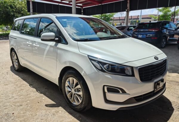 KIA SEDONA LX 2019 - Imagen 2