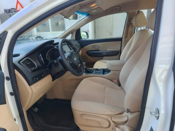 KIA SEDONA LX 2019 - Imagen 5