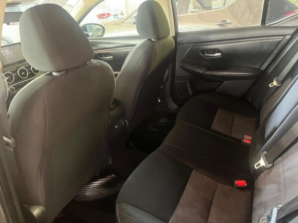 NISSAN SENTRA SR 2023 - Imagen 6