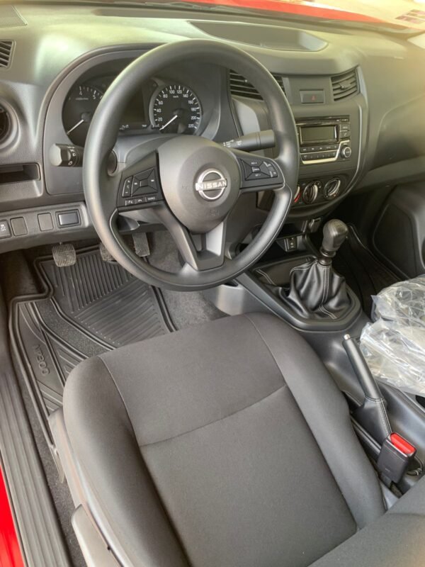 NISSAN NP300 2024 - Imagen 5