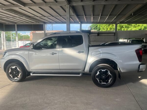 NISSAN FRONTIER PLATINUM DIESEL 4X4 2025 - Imagen 4