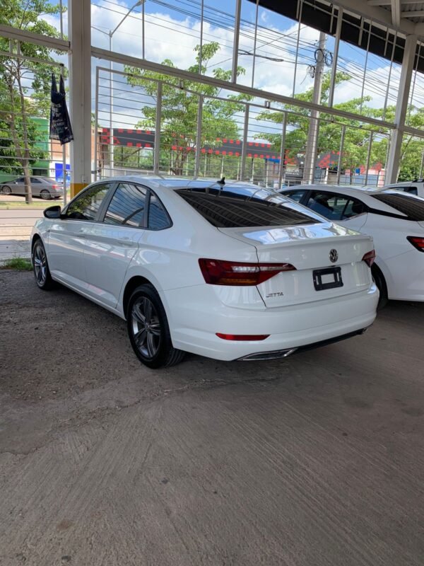 VOLKSWAGEN JETTA R LINE 2019 - Imagen 4