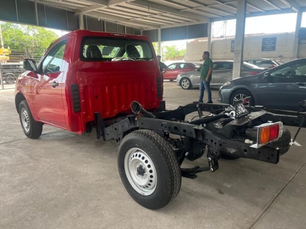 NISSAN NP300 CHASIS 2024 - Imagen 4