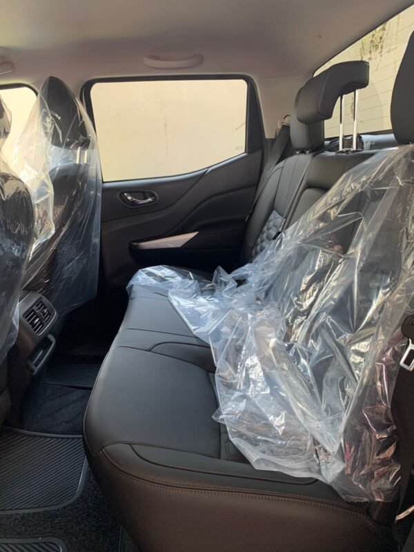 NISSAN FRONTIER PLATINUM DIESEL 4X4 2024 - Imagen 7